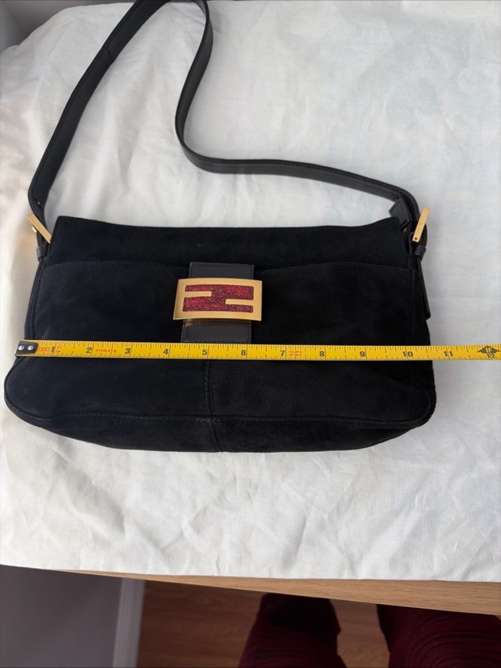 Authentic vintage Fendi mamma Baguette shoulder bag from the early 2000s. - Picture 12 of 16